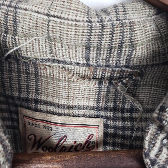 Woolrich flannel plaid button down mens large - Picture 6 of 10